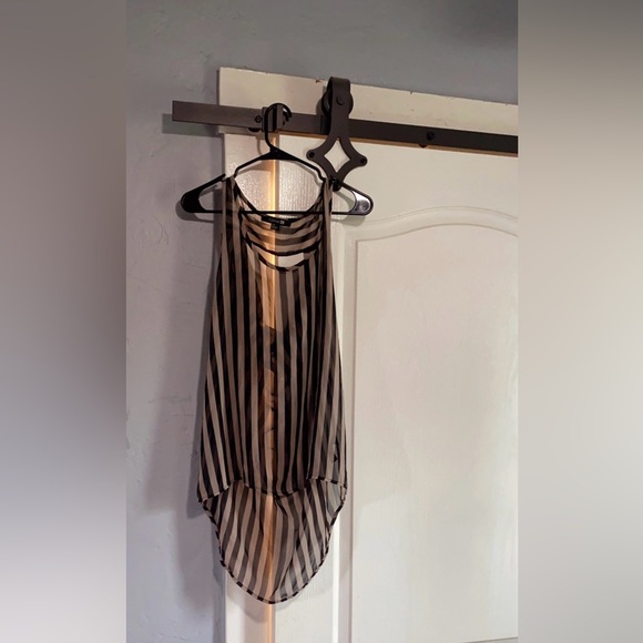 Forever 21 Tops - Forever 21 Black and Tan High-Low Skirt